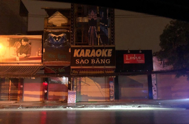 Đình chỉ chủ tịch phường để quán karaoke hoạt động trong dịch COVID-19 ảnh 1