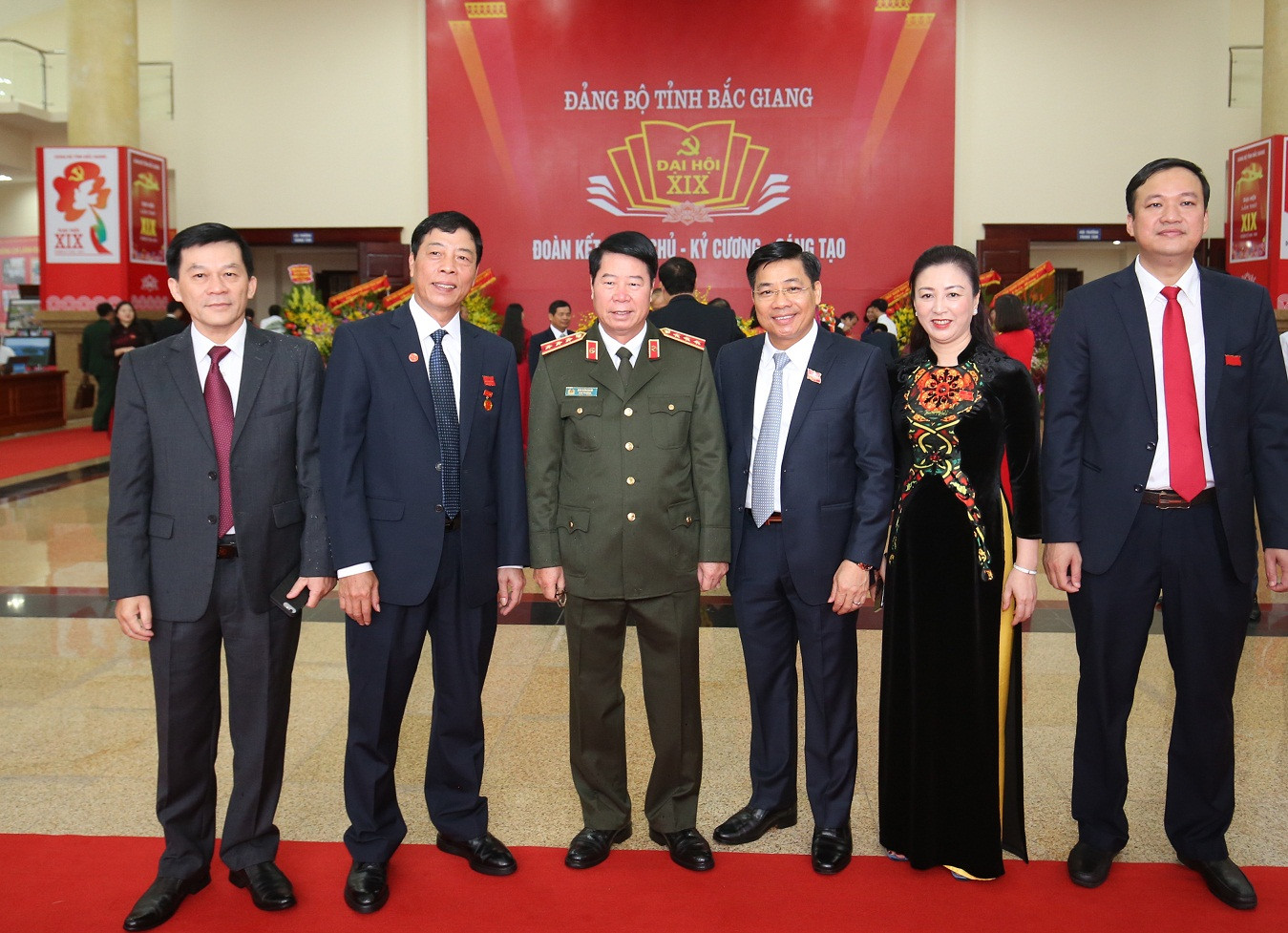 Bí thư Trung ương Đảng Nguyễn Hòa Bình chỉ đạo Đại hội Đảng bộ Bắc Giang ảnh 7