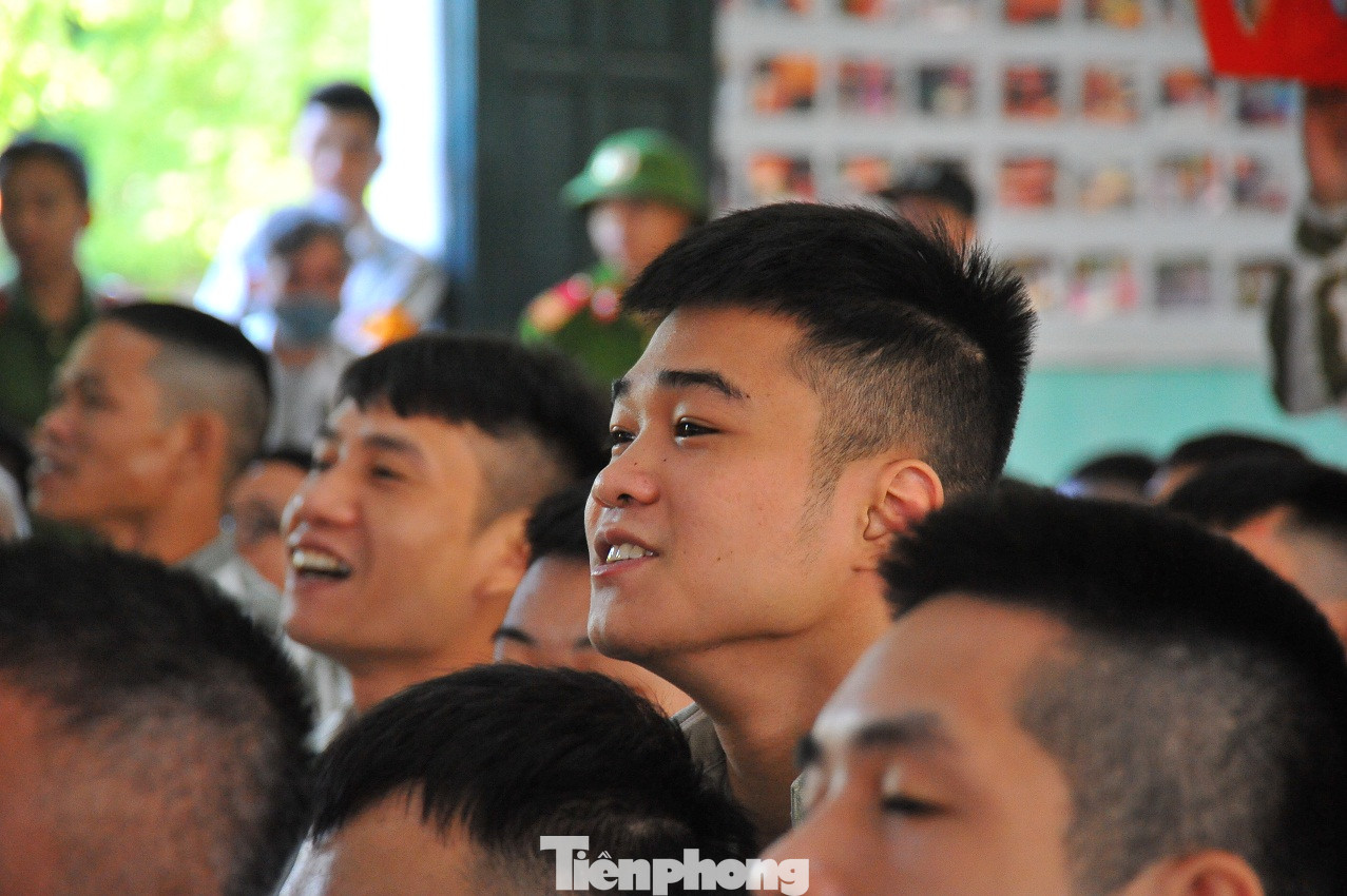 Phạm nhân nức nở với chương trình văn nghệ 'Tiếng hát tình đời' ảnh 5