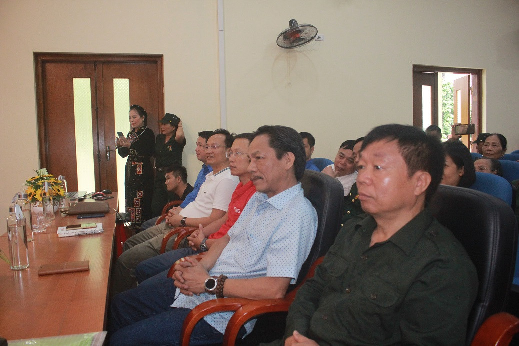 Thăm, tặng quà cựu Thanh niên xung phong Bắc Ninh và Bắc Giang ảnh 1