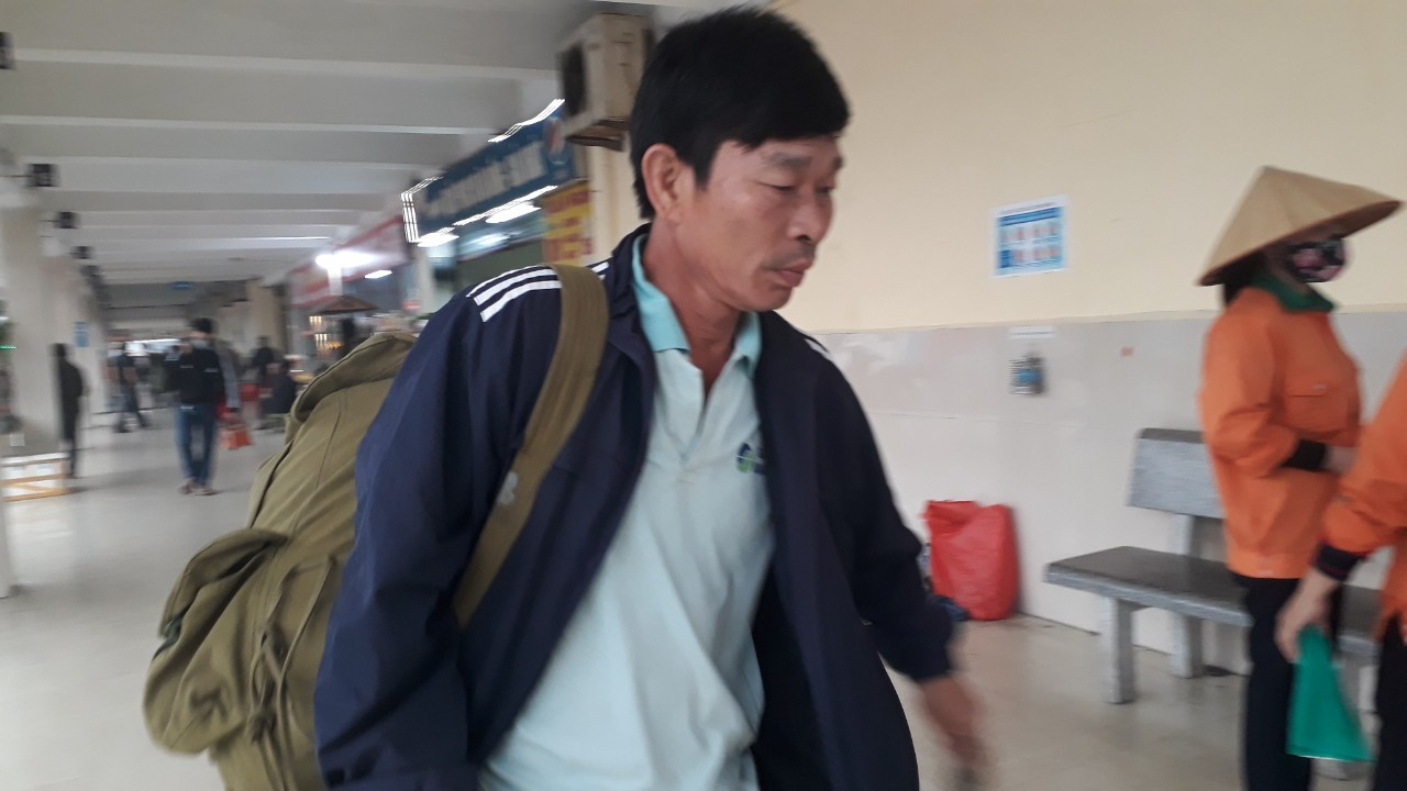 Ngày đầu thực hiện đeo khẩu trang nơi công cộng: Bến xe, hành khách lơ là ảnh 9