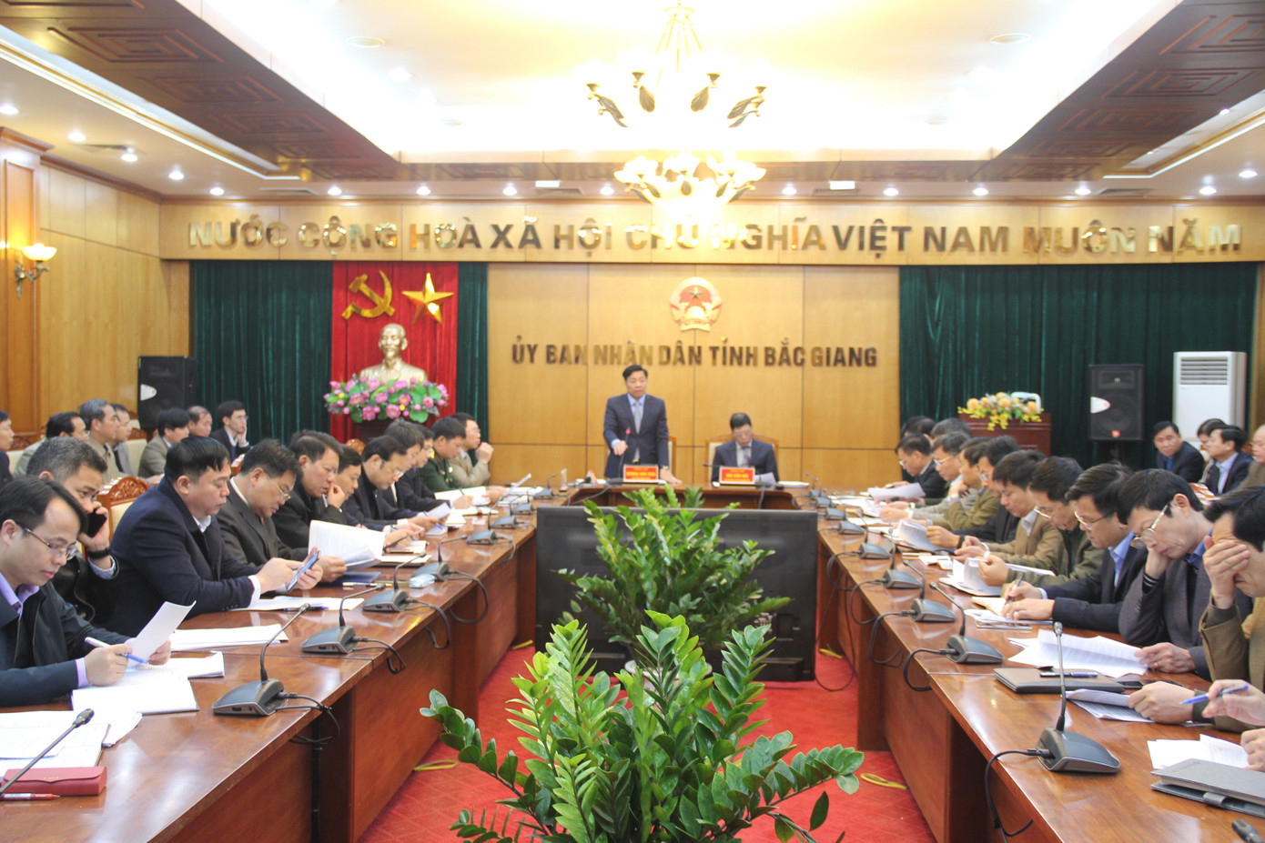 Gần 2000 người Trung Quốc lưu trú, Bắc Giang họp khẩn phòng dịch corona ảnh 1