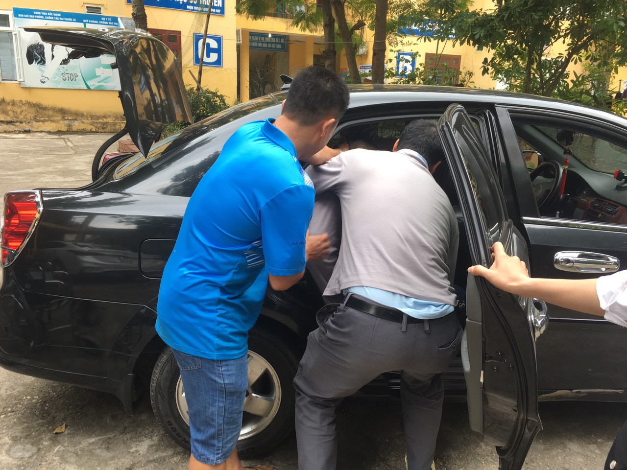 Ấm áp chuyến xe 0 đồng chở bệnh nhân hiểm nghèo ngày Tết ảnh 1