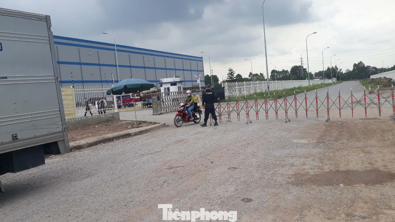 Doanh nghiệp Trung Quốc tự ý ngăn đường trong khu công nghiệp ảnh 1