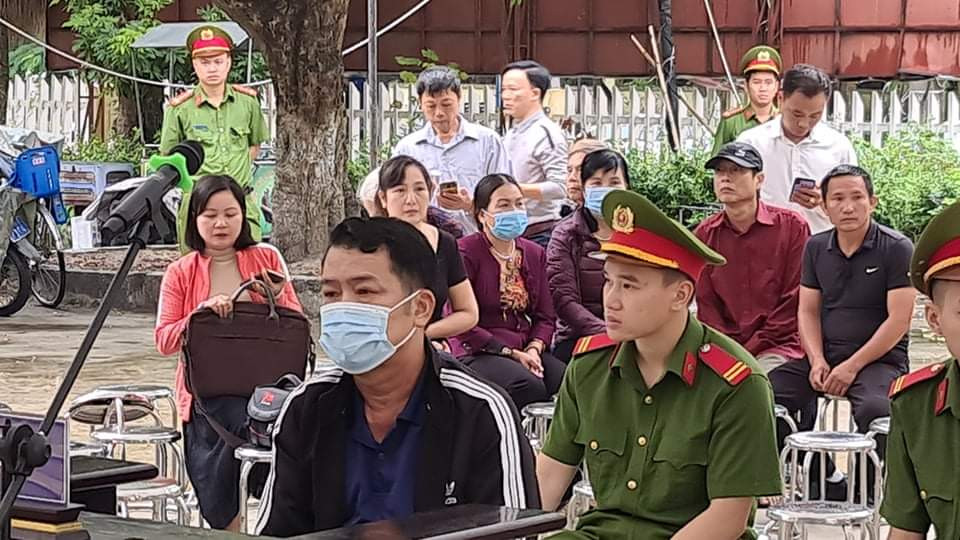 Giám đốc chĩa súng dọa giết tài xế tại Bắc Ninh lĩnh 18 tháng tù ảnh 1