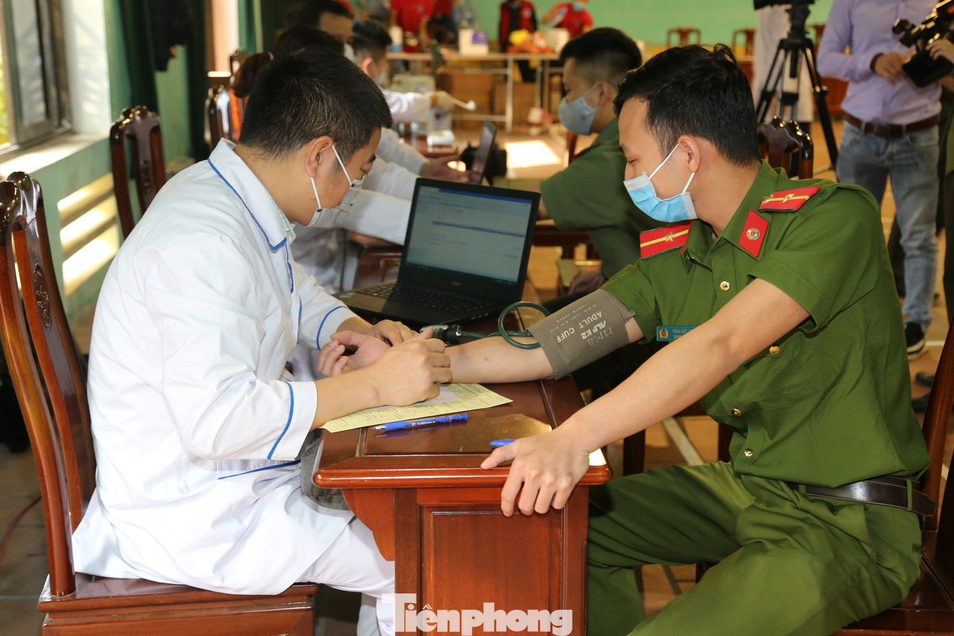 Hơn 200 chiến sĩ Công an tỉnh Bắc Ninh hưởng ướng lời kêu gọi hiến máu cứu người ảnh 3