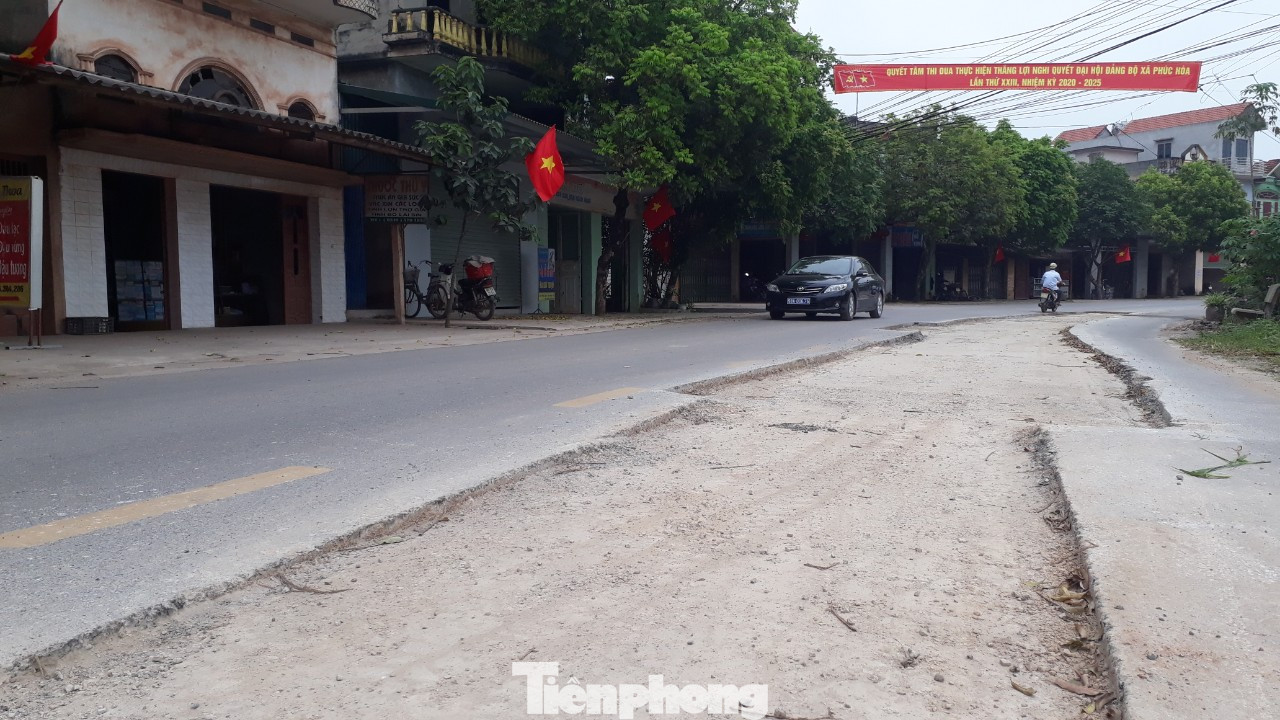 Tỉnh Bắc Giang yêu cầu kiểm tra đường mới cải tạo tốn 16 tỷ đồng đã nát bươm ảnh 1