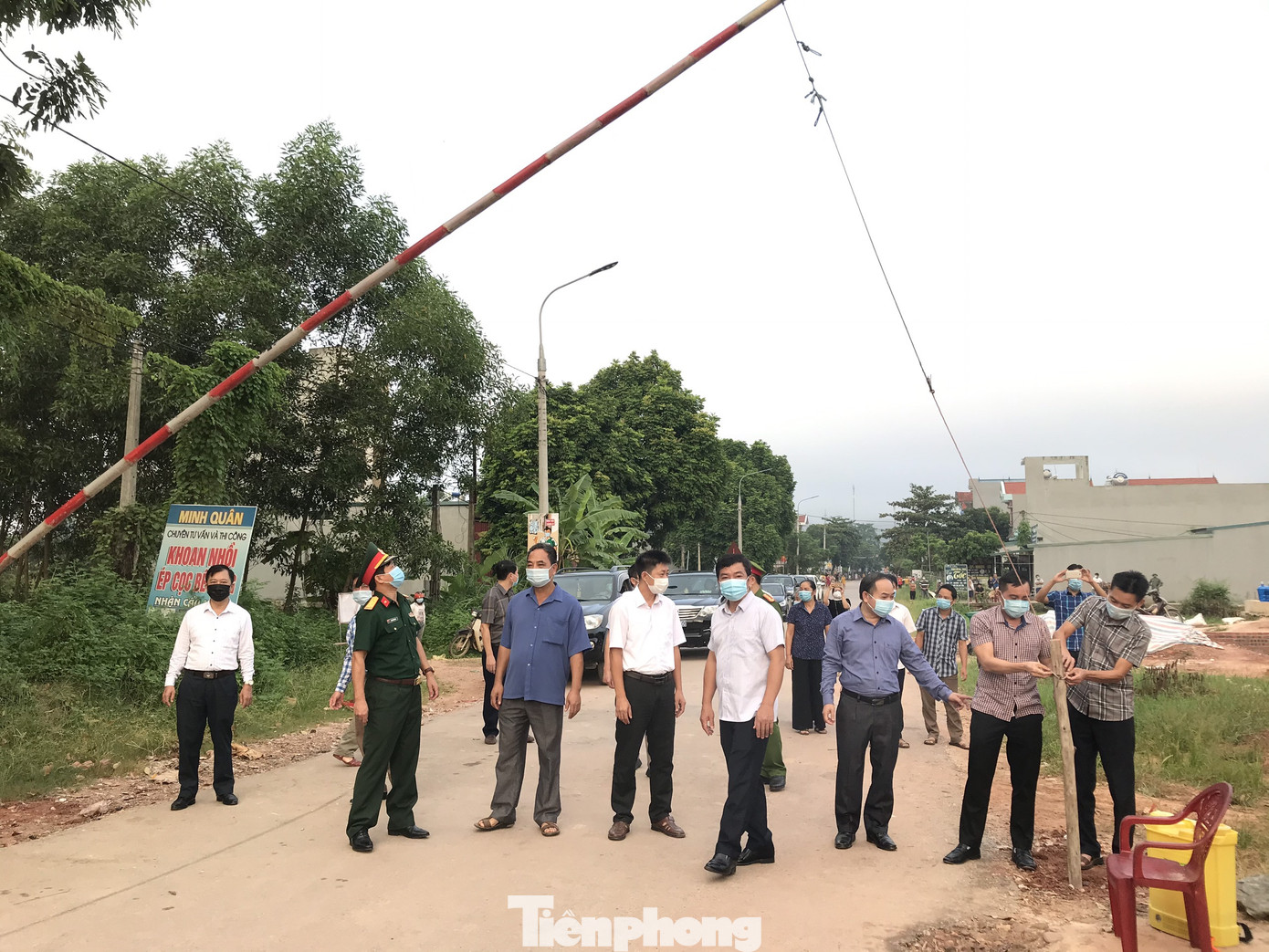 Người dân trong ổ dịch COVID – 19 ở Bắc Giang 'vỡ òa' khi dỡ phong tỏa ảnh 4