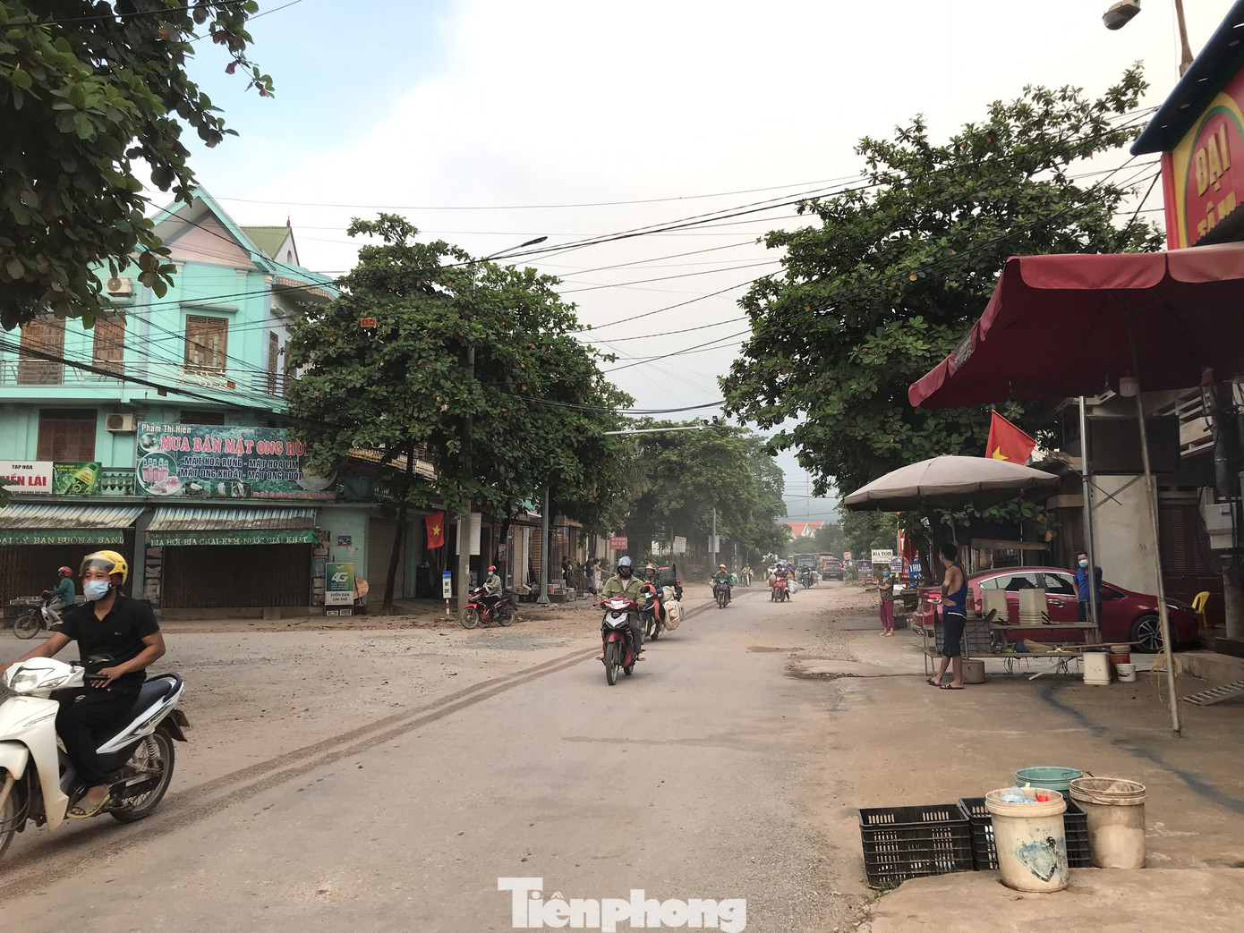 Người dân trong ổ dịch COVID – 19 ở Bắc Giang 'vỡ òa' khi dỡ phong tỏa ảnh 7