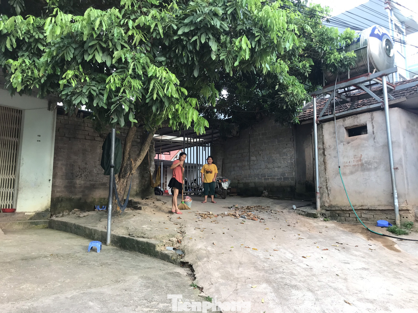 Người dân trong ổ dịch COVID – 19 ở Bắc Giang 'vỡ òa' khi dỡ phong tỏa ảnh 6