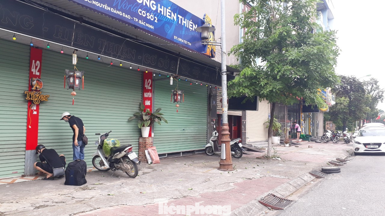 Nạn nhân bị chủ quán Nhắng nướng bắt quỳ gối có biểu hiện sang chấn tâm lý ảnh 1