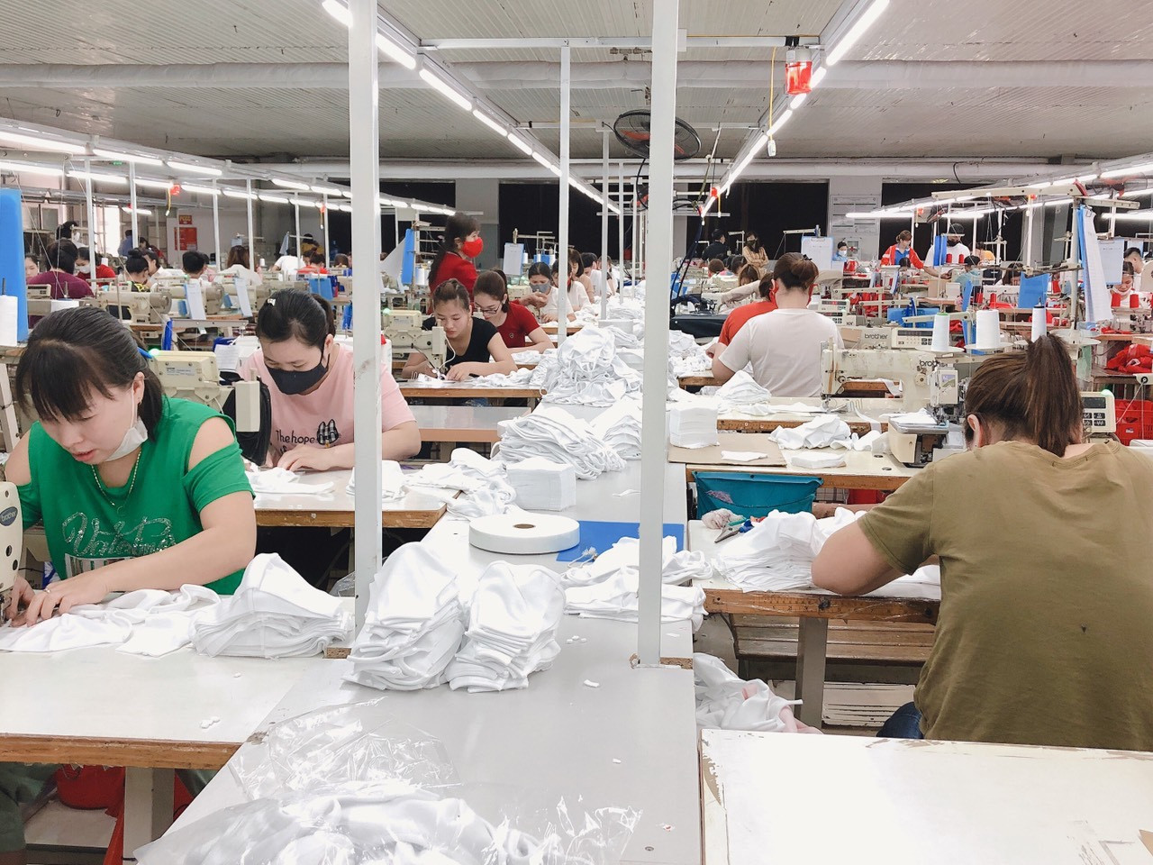 Bắc Giang công bố 5 đường dây nóng tiếp nhận phản ánh, khiếu nại của doanh nghiệp ảnh 1