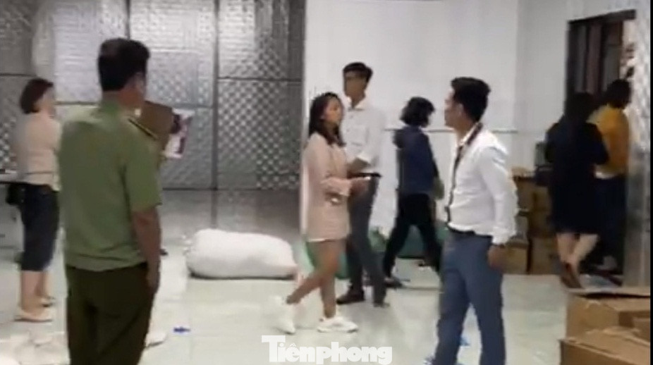 Thu giữ hơn 9,5 tấn găng tay y tế chưa rõ nguồn gốc tại Bắc Ninh ảnh 1