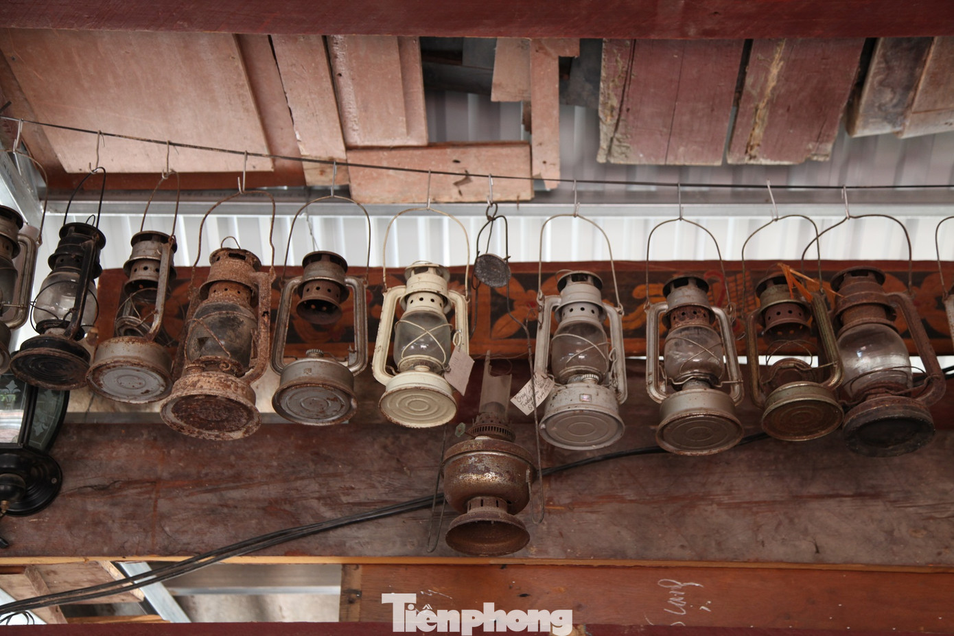 Ngắm bảo tàng đồ đá và kỷ vật chiến tranh của nhà báo già ở Bắc Giang ảnh 9