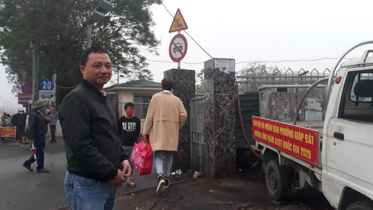 Ngày đầu thực hiện đeo khẩu trang nơi công cộng: Bến xe, hành khách lơ là ảnh 2