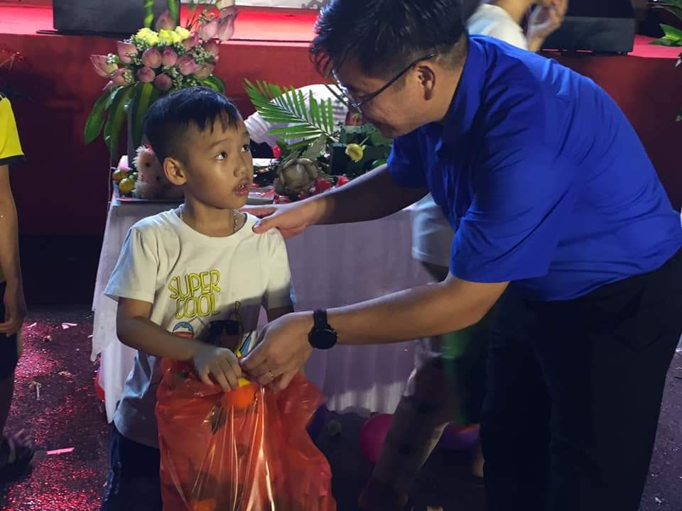 Tỉnh Đoàn Bắc Giang vận động hơn 1,5 tỷ đồng trao quà Trung thu cho trẻ khó khăn ảnh 2