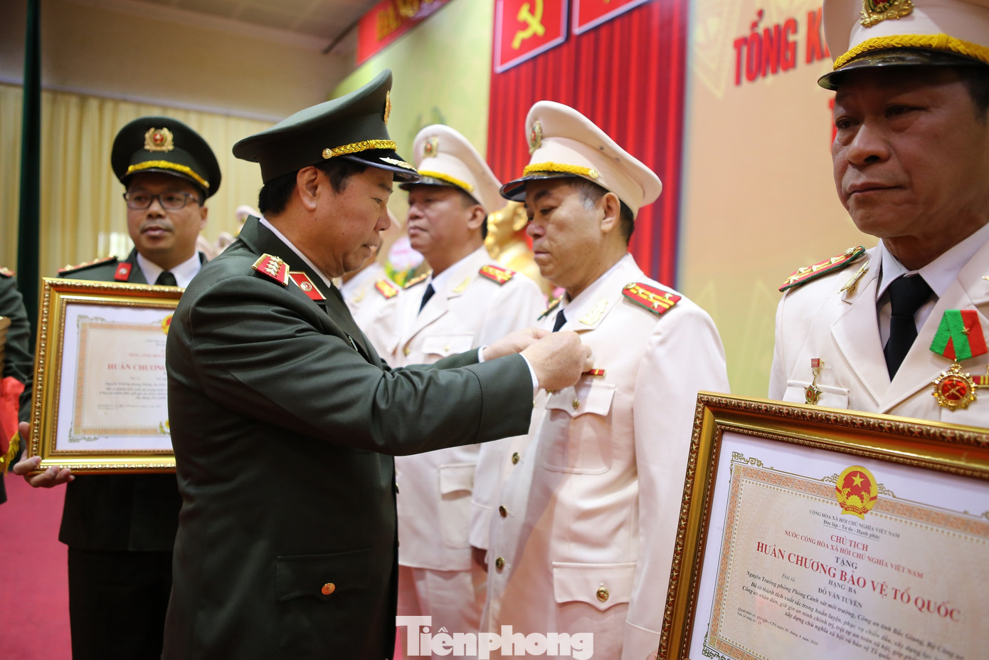 Bắc Giang xử lý 2.000 trường hợp vi phạm về phòng chống dịch bệnh COVID-19 ảnh 2