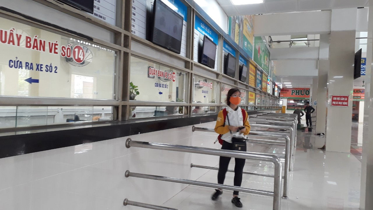 Bến xe vắng như chùa Bà Đanh thời Covid-19 ảnh 1