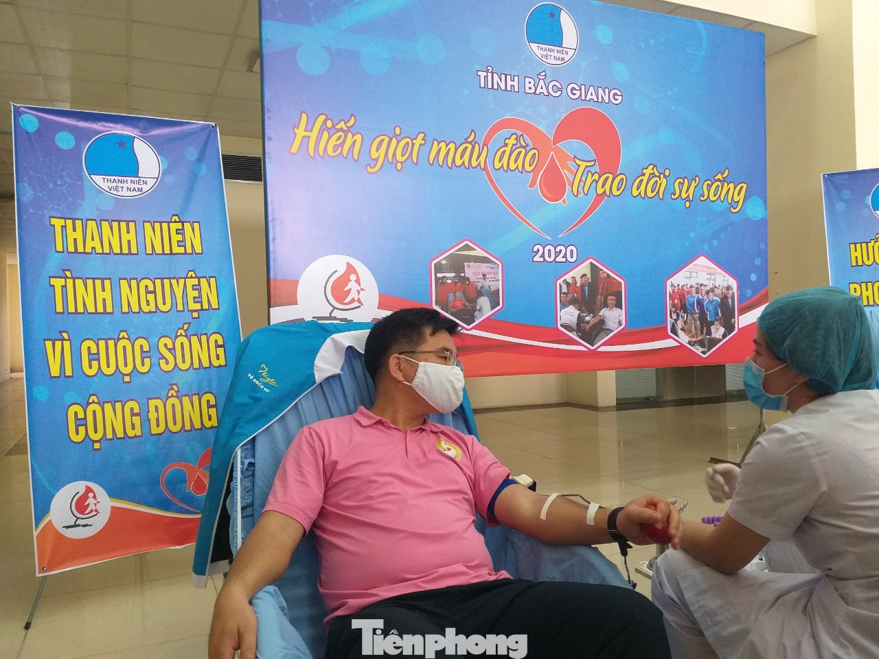 Hơn 200 đoàn viên tỉnh Bắc Giang tham gia hiến máu ảnh 3