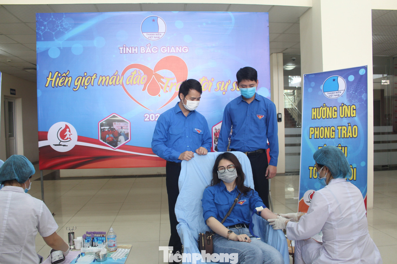 Hơn 200 đoàn viên tỉnh Bắc Giang tham gia hiến máu ảnh 5