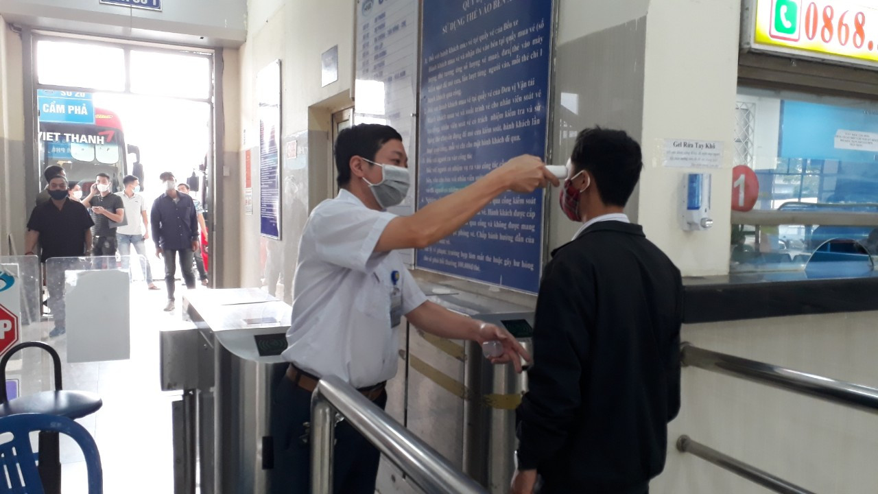 Bến xe vắng như chùa Bà Đanh thời Covid-19 ảnh 10