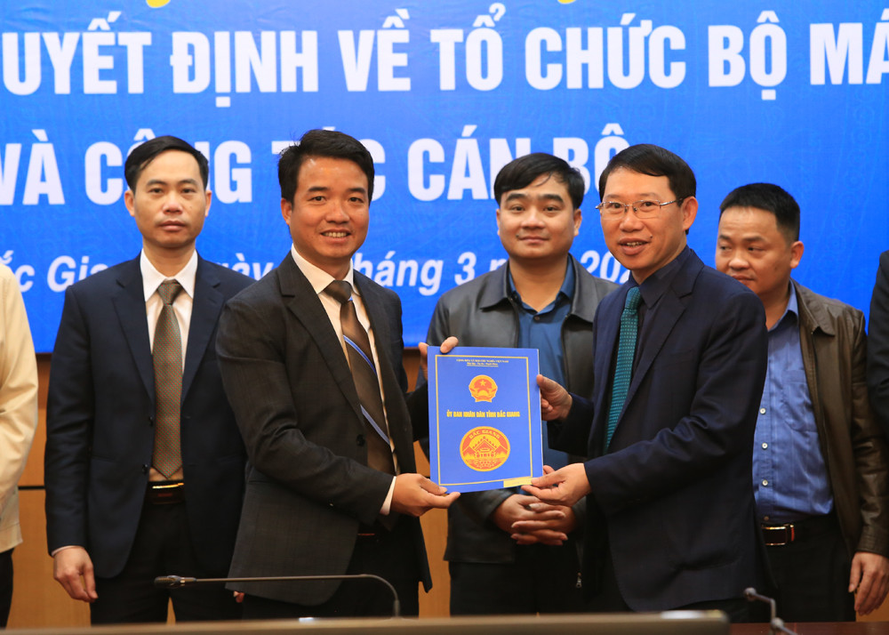 Bắc Giang bổ nhiệm, điều động nhiều cán bộ ảnh 2