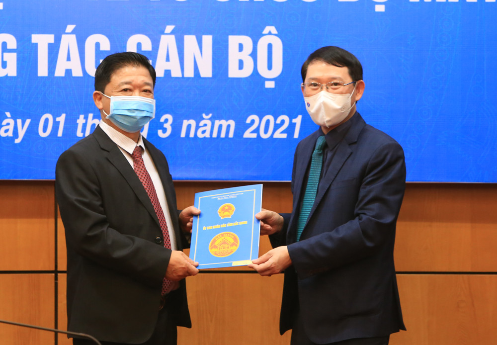 Bắc Giang bổ nhiệm, điều động nhiều cán bộ ảnh 1
