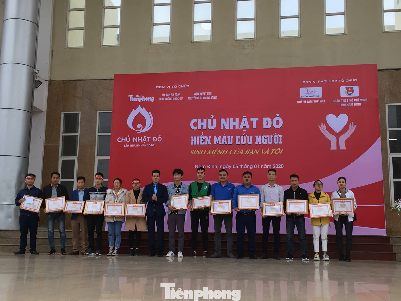 Hàng nghìn thanh niên, sinh viên Nam Định xung kích tham dự Ngày Chủ nhật đỏ ảnh 8