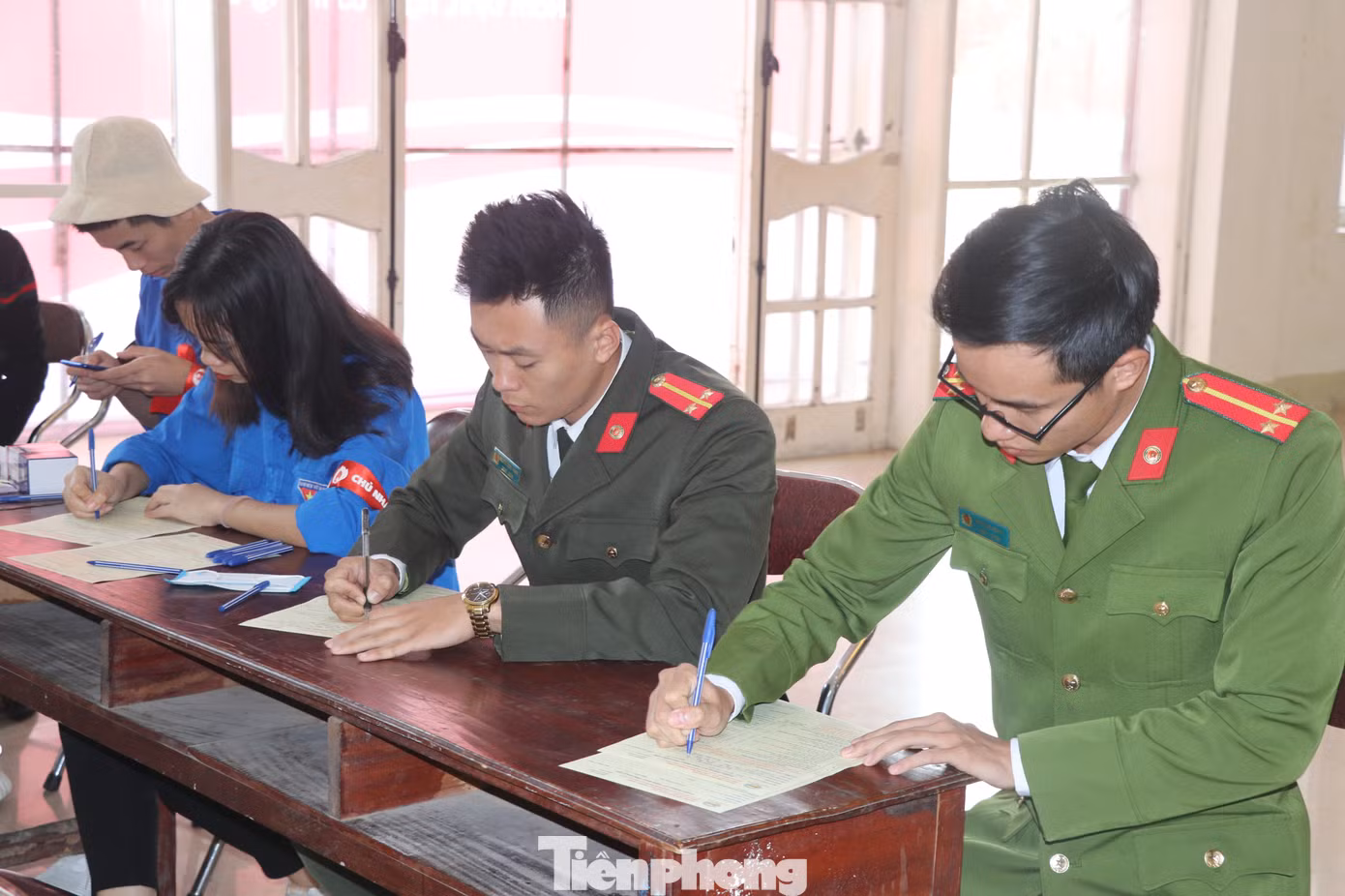 Hàng nghìn thanh niên, sinh viên Nam Định xung kích tham dự Ngày Chủ nhật đỏ ảnh 11