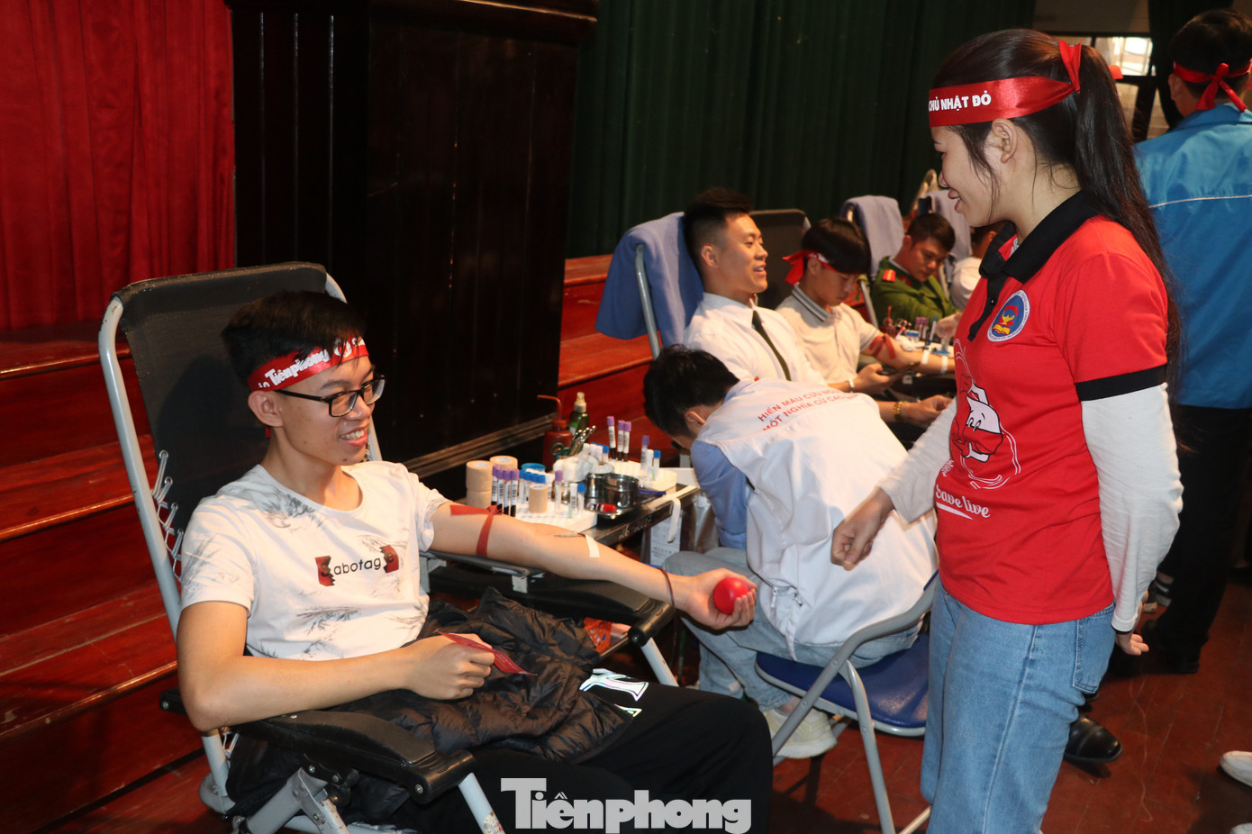 Hàng nghìn thanh niên, sinh viên Nam Định xung kích tham dự Ngày Chủ nhật đỏ ảnh 13