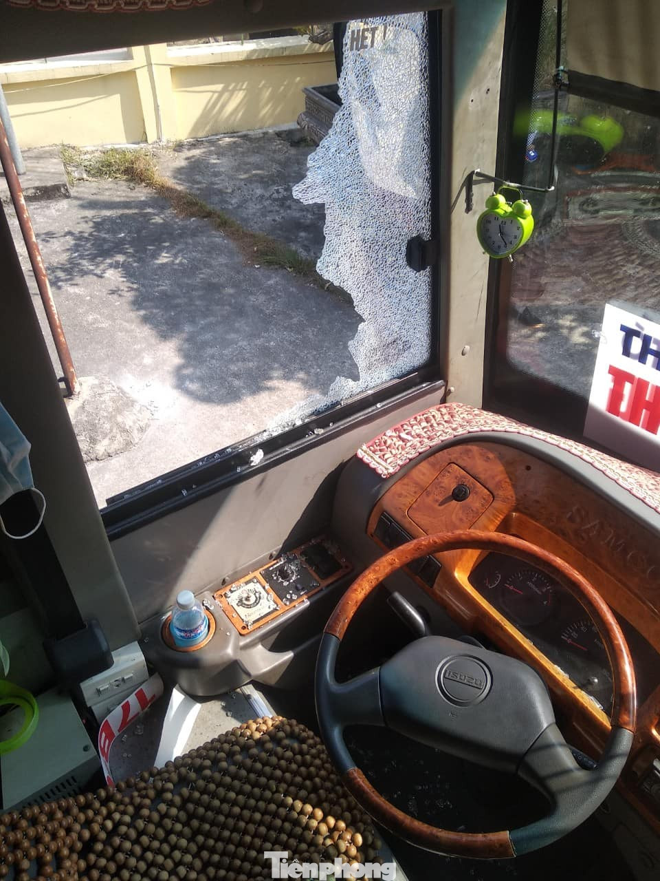 Chủ tịch tỉnh Thái Bình yêu cầu điều tra, xử lý vụ côn đồ hành hung chủ xe khách ảnh 3