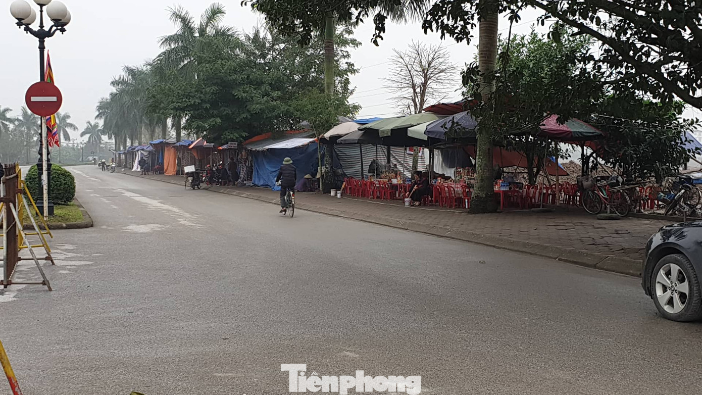 Đền Trần đóng cửa, không tổ chức phát ấn đêm 7/2 ảnh 2