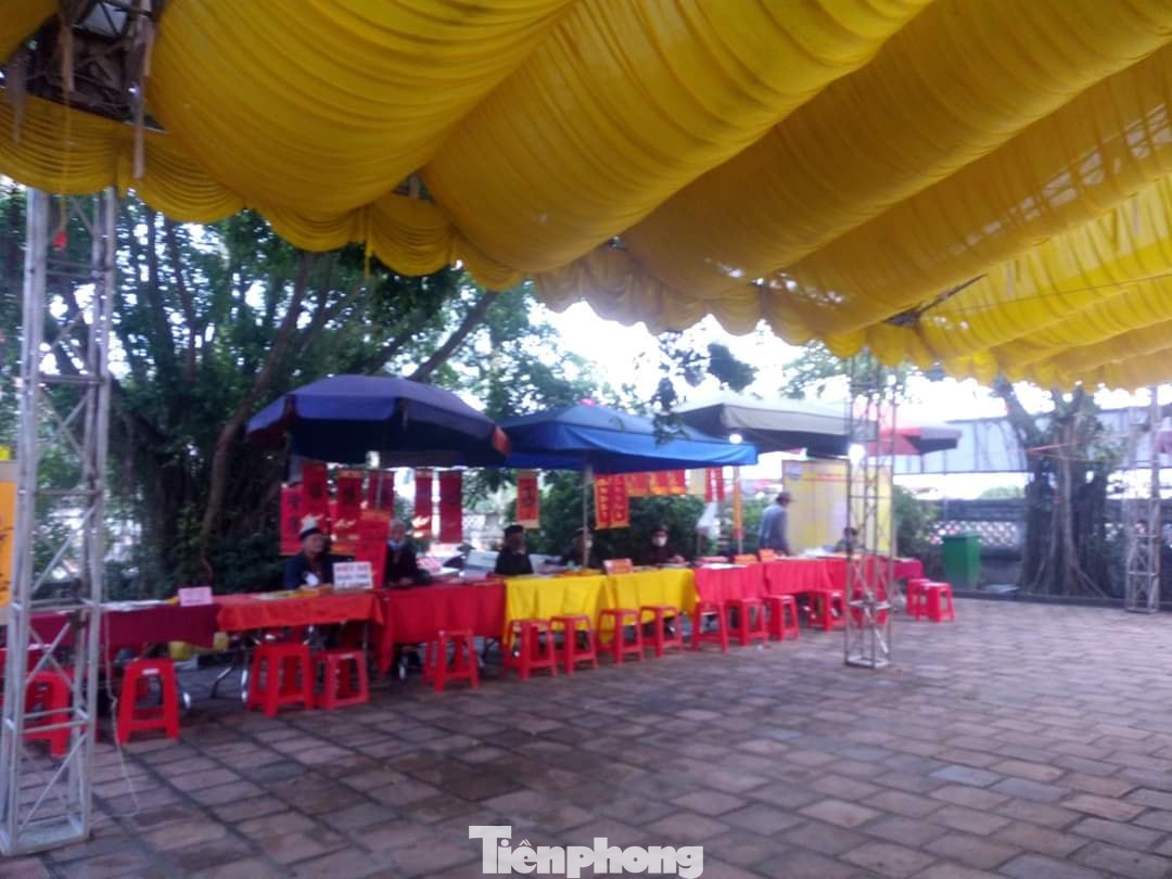 Đền Trần đóng cửa, không tổ chức phát ấn đêm 7/2 ảnh 13