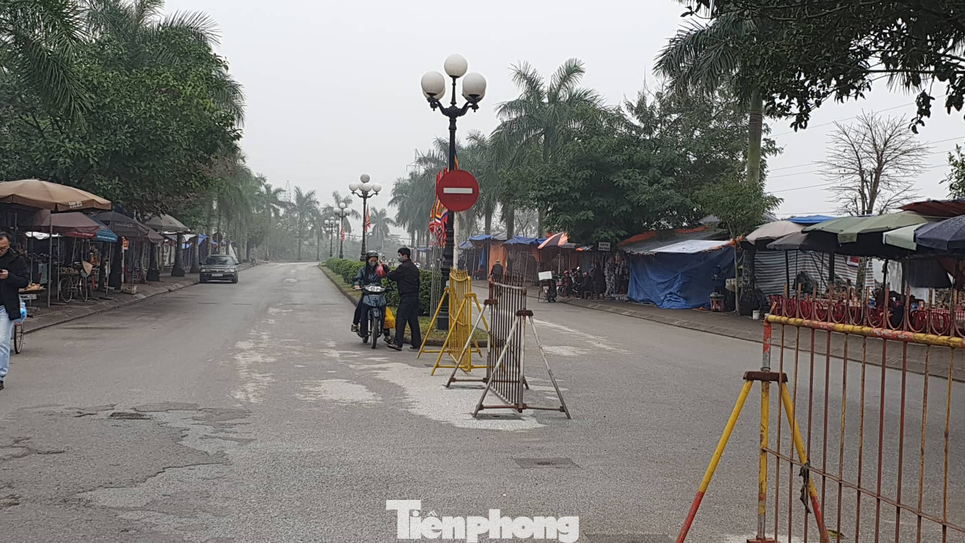 Đền Trần đóng cửa, không tổ chức phát ấn đêm 7/2 ảnh 3