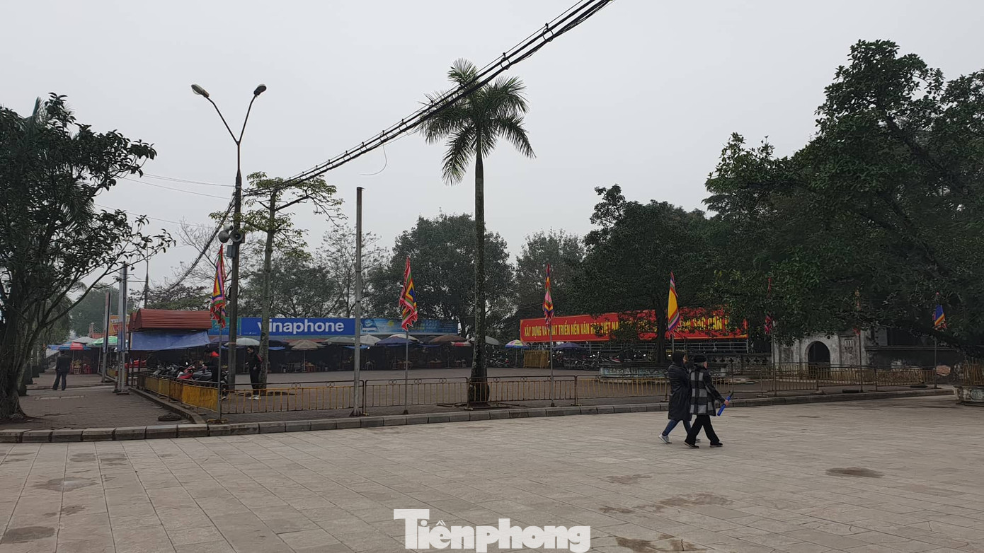 Đền Trần đóng cửa, không tổ chức phát ấn đêm 7/2 ảnh 7