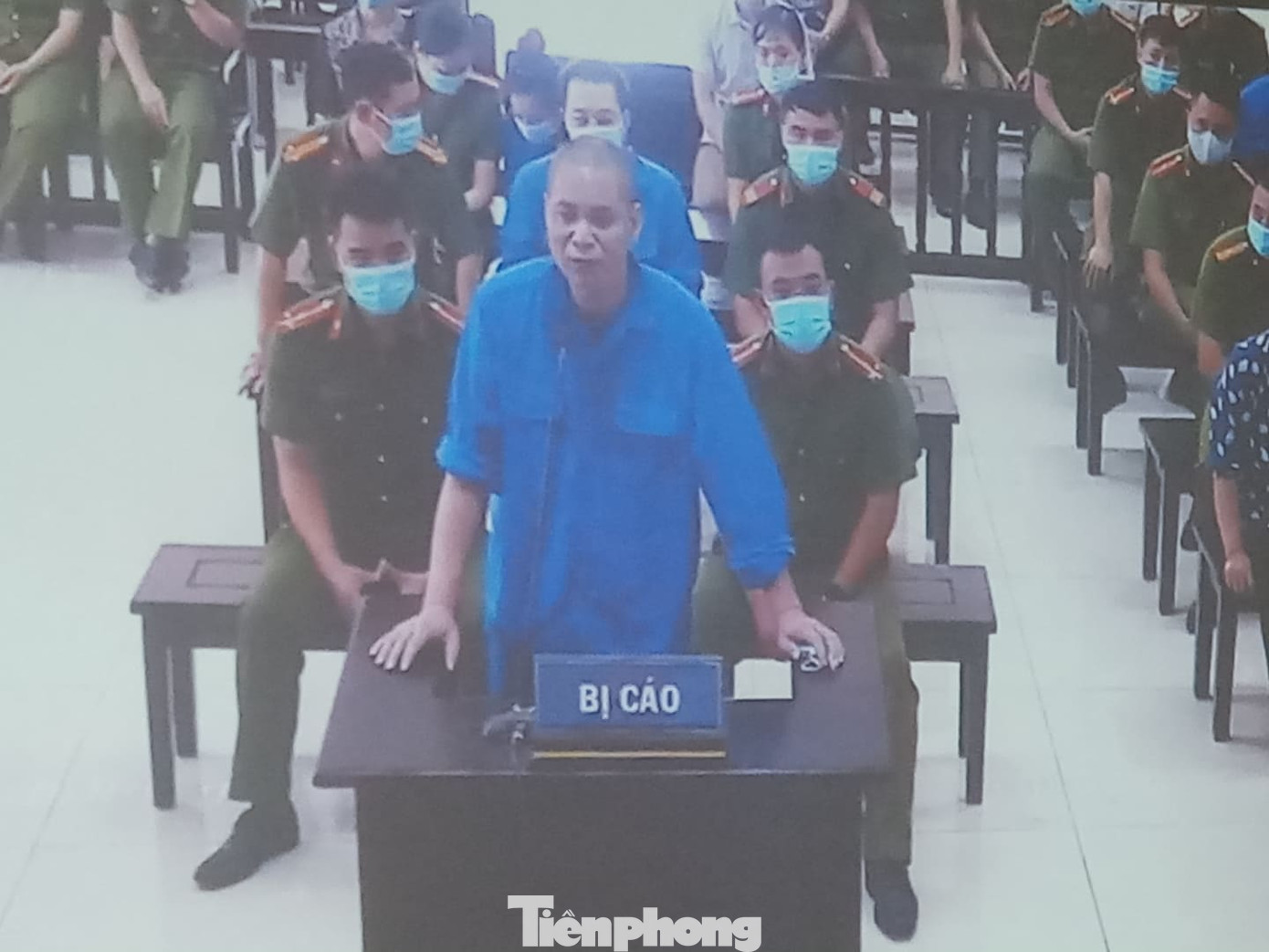 Xử vợ Đường 'Nhuệ' và 4 cán bộ thông thầu đất: Một bị cáo phản cung ảnh 4