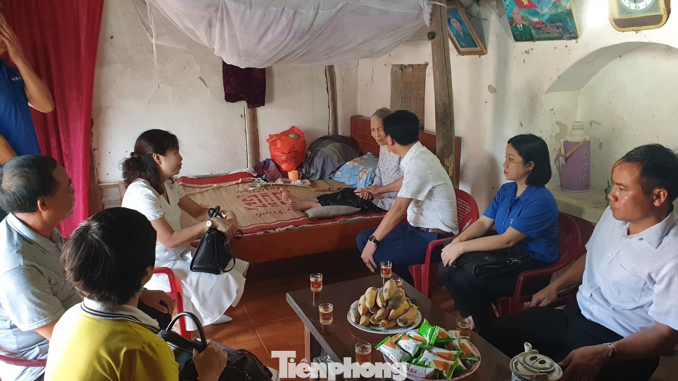 Báo Tiền Phong tổ chức thăm, tặng quà cựu TNXP có hoàn cảnh khó khăn tại Nam Định ảnh 4