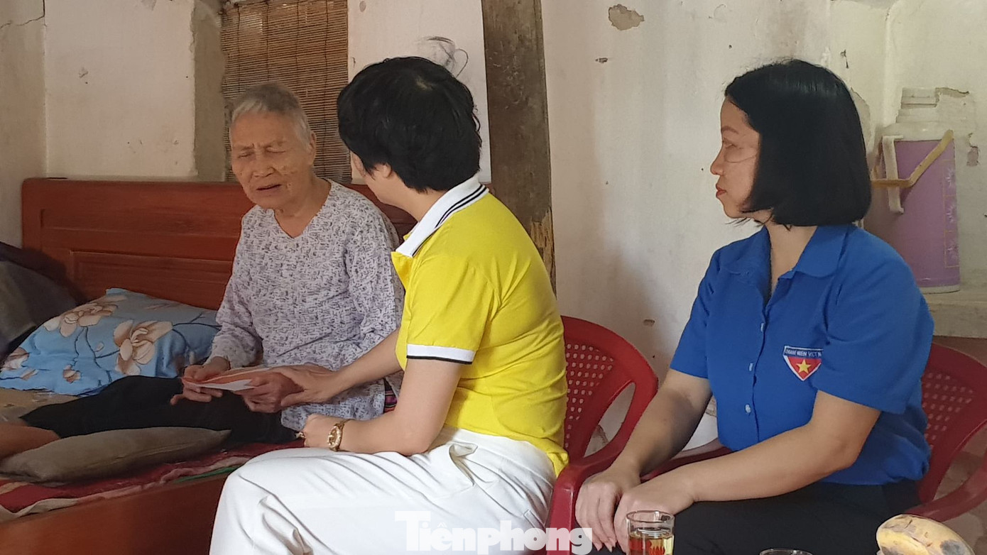 Báo Tiền Phong tổ chức thăm, tặng quà cựu TNXP có hoàn cảnh khó khăn tại Nam Định ảnh 5