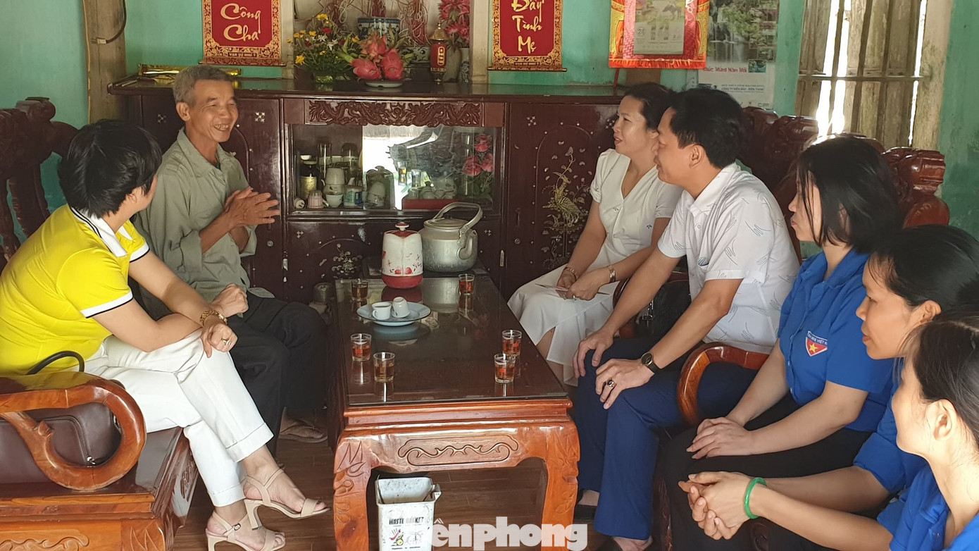 Báo Tiền Phong tổ chức thăm, tặng quà cựu TNXP có hoàn cảnh khó khăn tại Nam Định ảnh 6