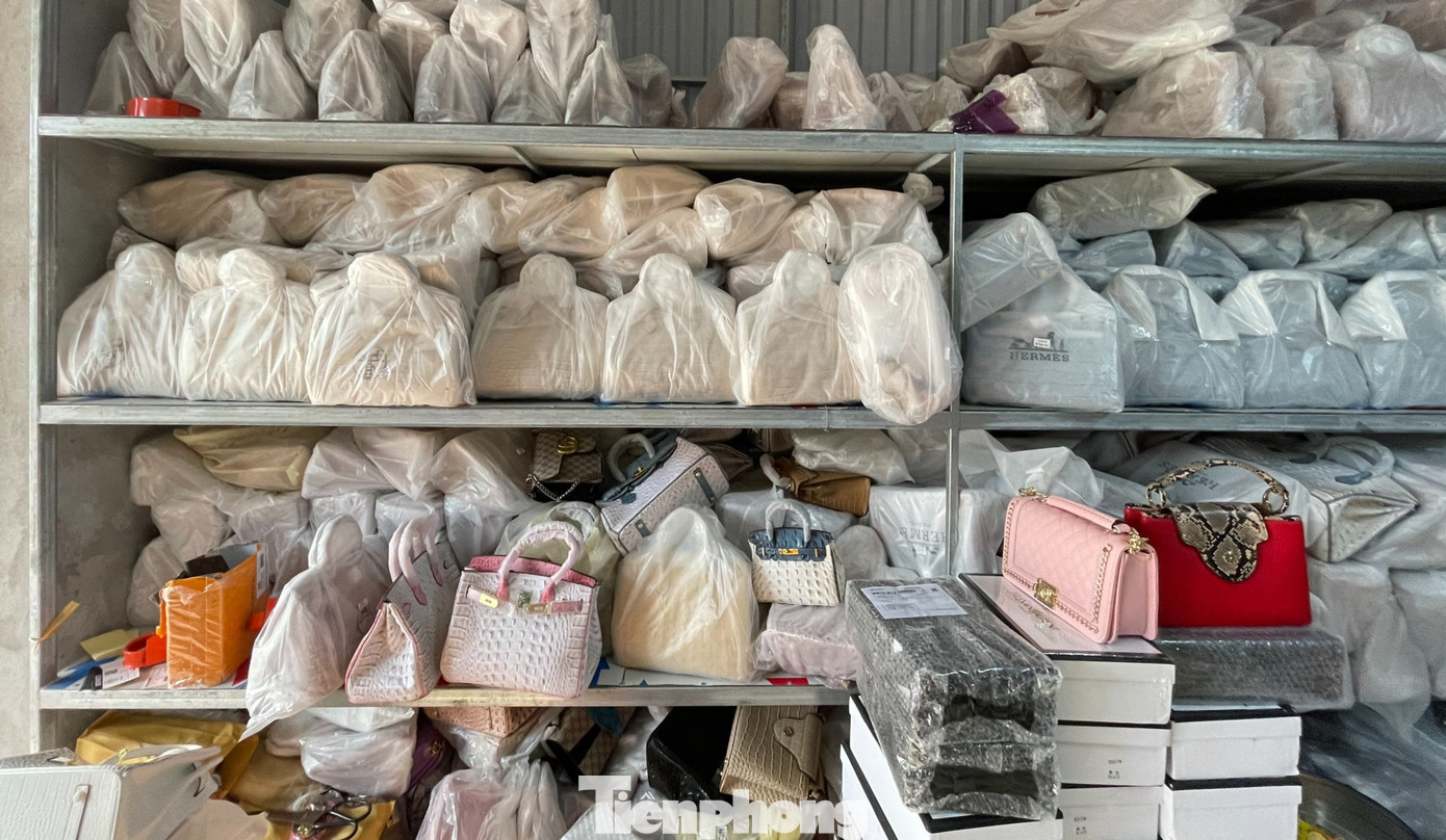 Cận cảnh kho hàng giả thương hiệu Hermès ‘khủng’ nhất miền Bắc ảnh 4