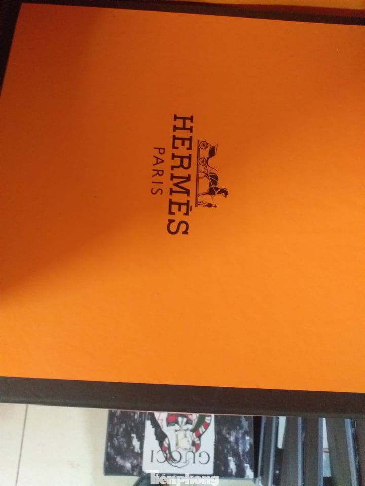 Cận cảnh kho hàng giả thương hiệu Hermès ‘khủng’ nhất miền Bắc ảnh 2
