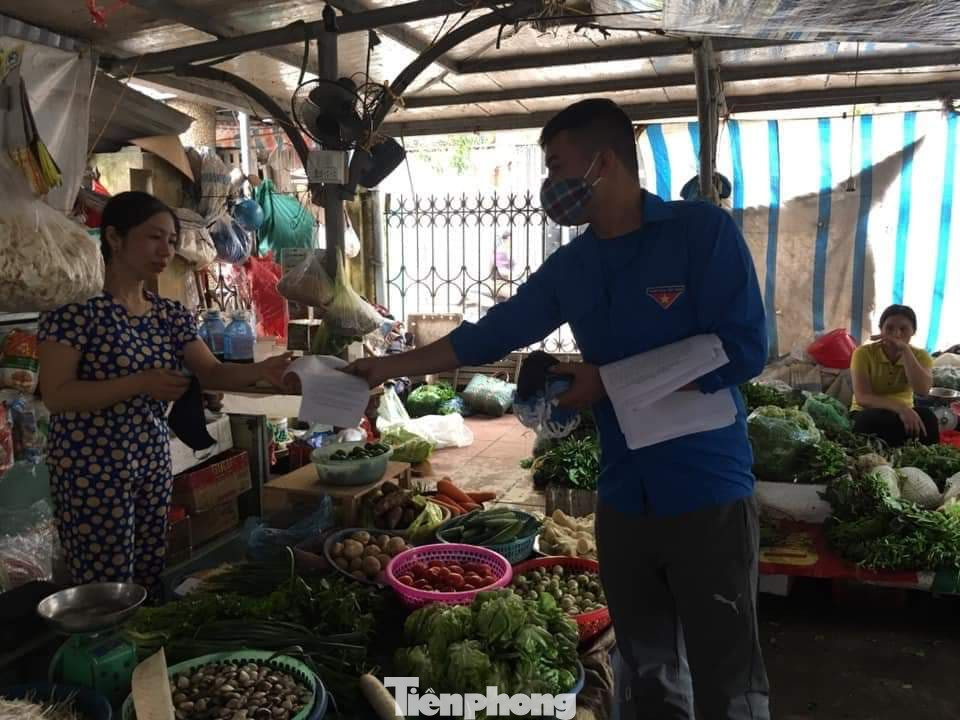Tỉnh đoàn Thái Bình lập tổ xung kích giải quyết yêu cầu từ “đường dây nóng” về COVID- 19 ảnh 3