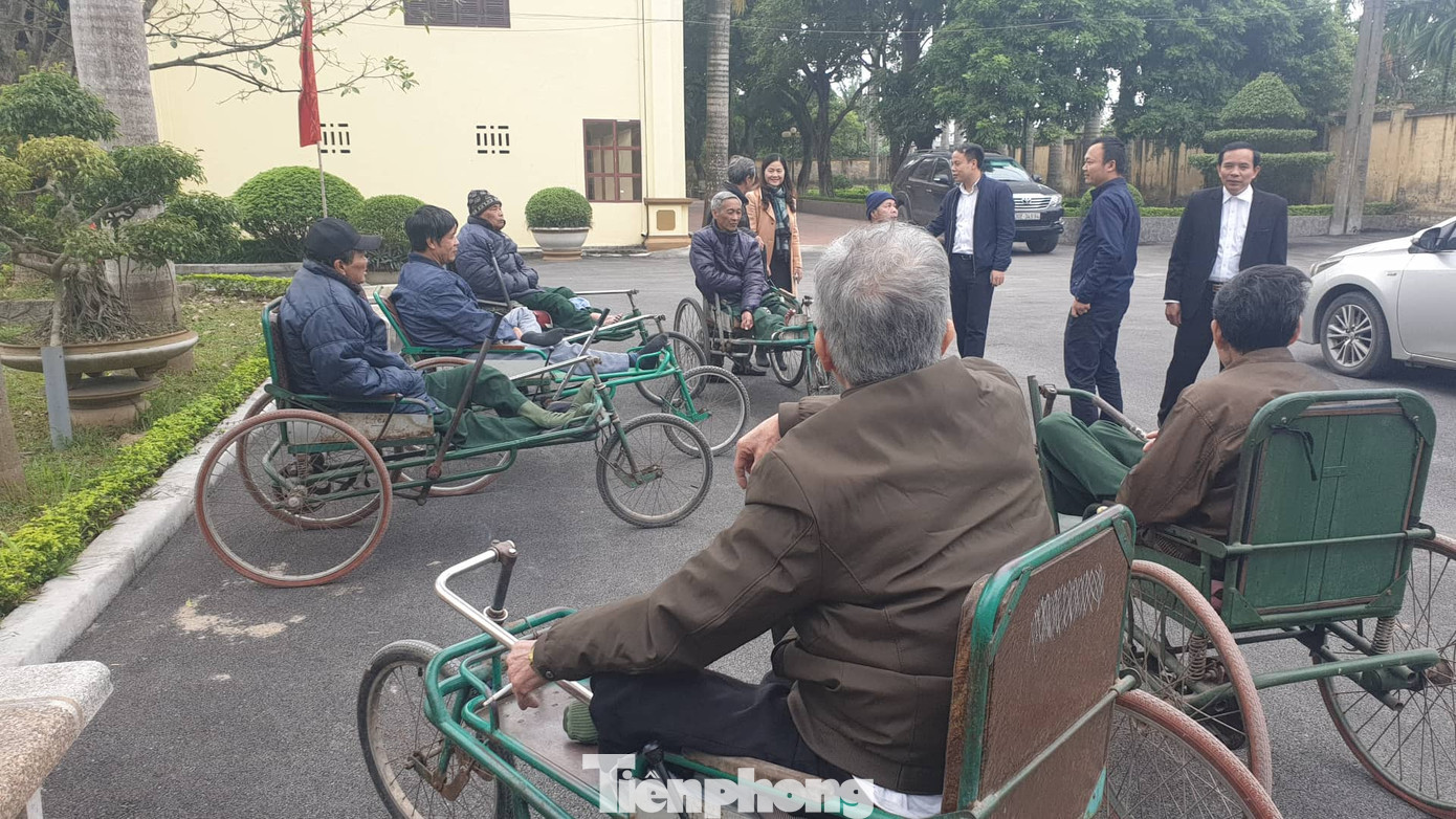 Báo Tiền Phong và Ngân hàng BIDV tri ân, tặng quà thương binh nặng tại Hà Nam ảnh 11