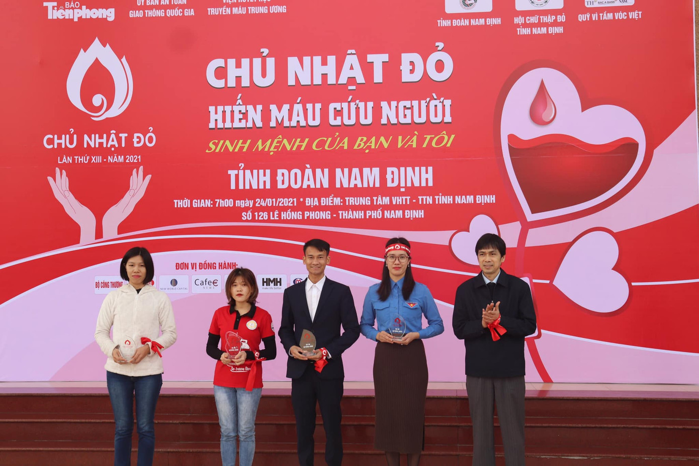 Sôi động Chủ nhật Đỏ lần thứ XIII tại Sóc Trăng ảnh 11 Sôi động Chủ nhật Đỏ lần thứ XIII tại Sóc Trăng ảnh 11