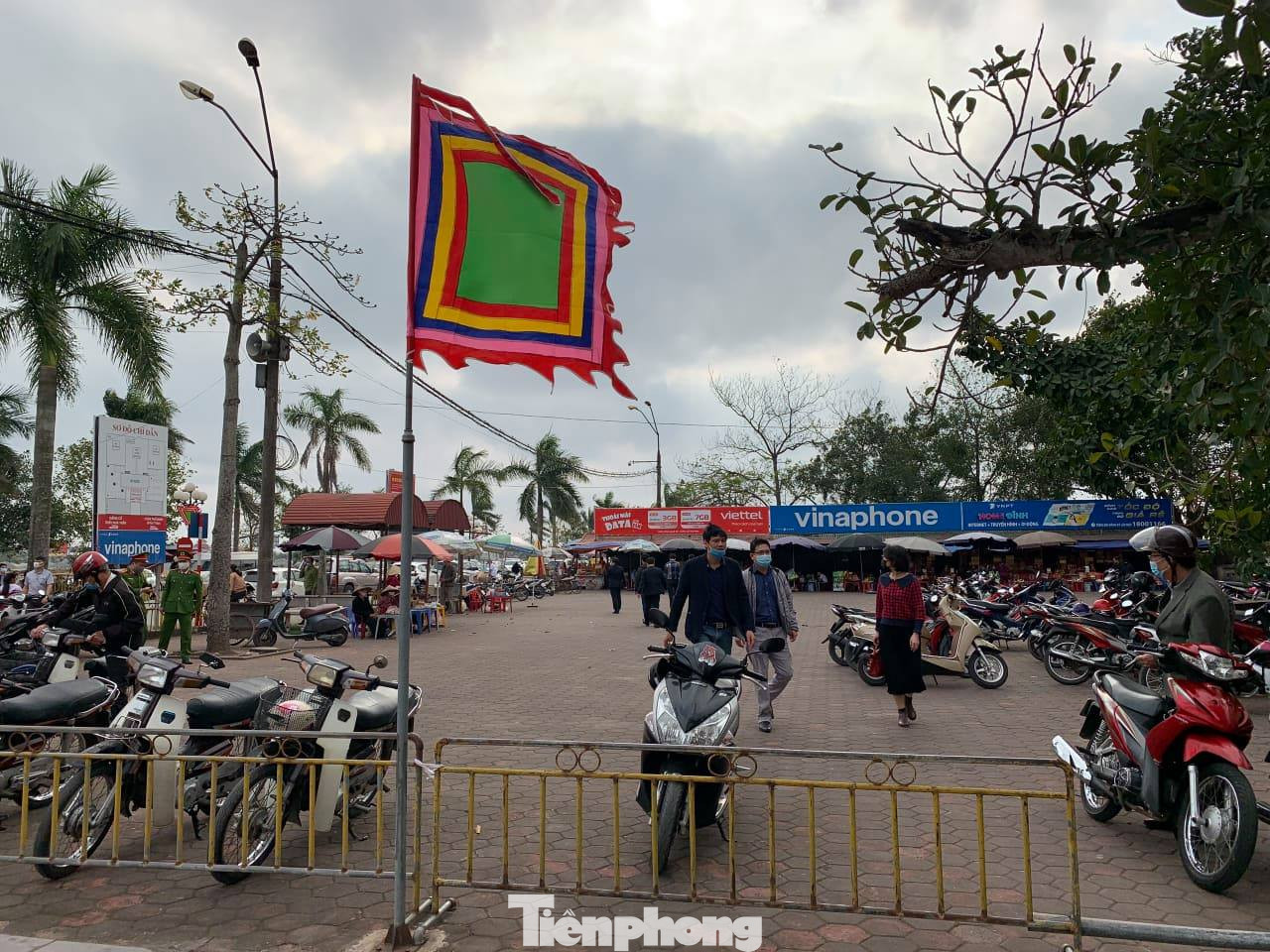 Lần đầu tiên đền Trần vắng nhất trong hơn 30 năm qua, phát ấn theo cách đặc biệt ảnh 7