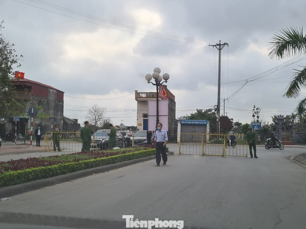 Lần đầu tiên đền Trần vắng nhất trong hơn 30 năm qua, phát ấn theo cách đặc biệt ảnh 4