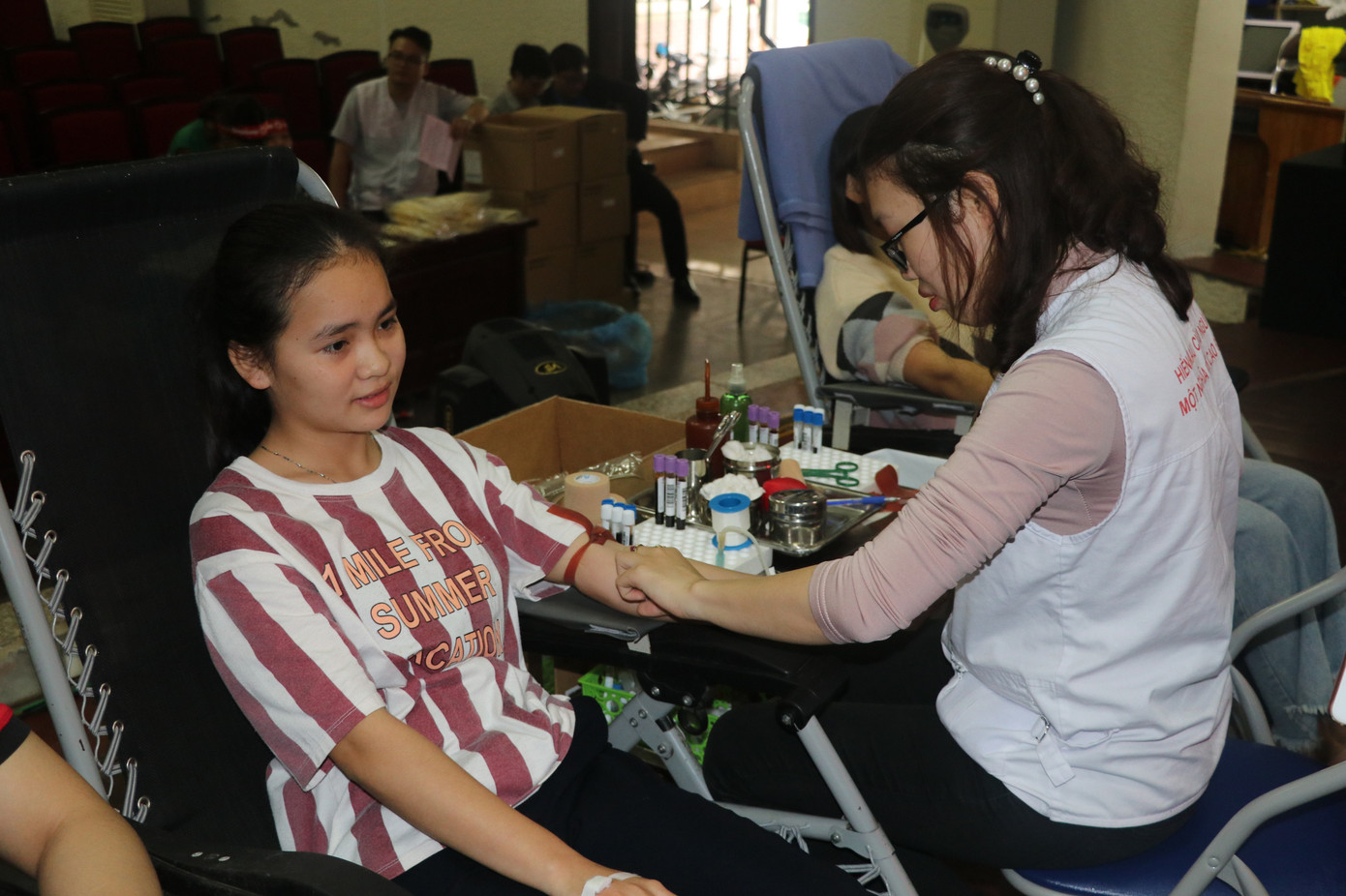 Hoa hậu Mỹ Linh, Tiểu Vy rạng rỡ trong Chủ nhật Đỏ tại Thái Nguyên ảnh 11