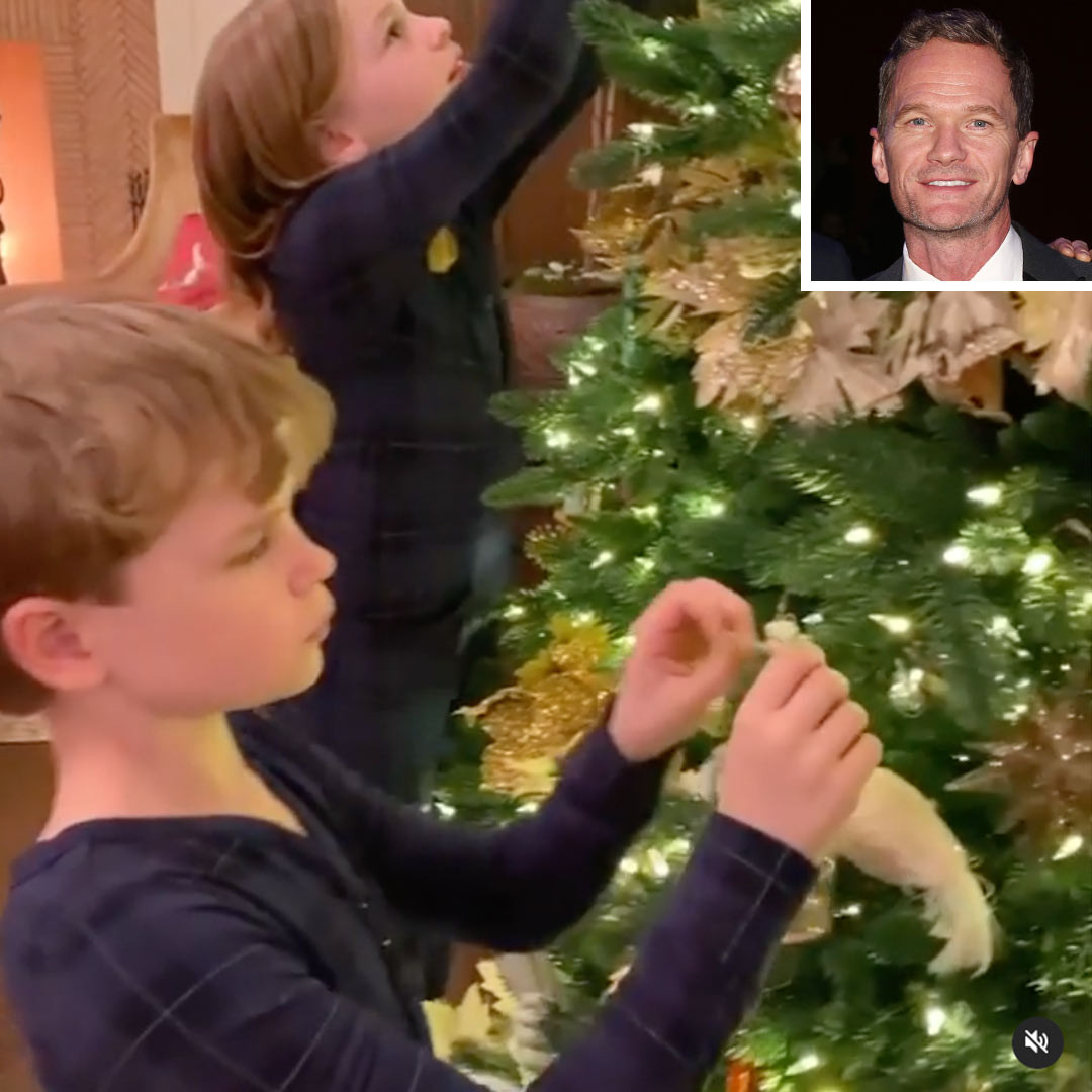 Muôn kiểu 'check-in' Noel tại gia của sao thế giới: Người khoả thân, người sexy nóng bỏng ảnh 1