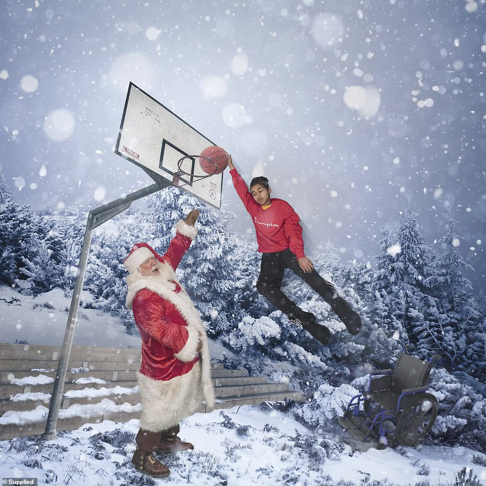 Xúc động bộ ảnh Giáng sinh bên ông già Noel của bệnh nhi giữa mùa COVID-19 ảnh 19