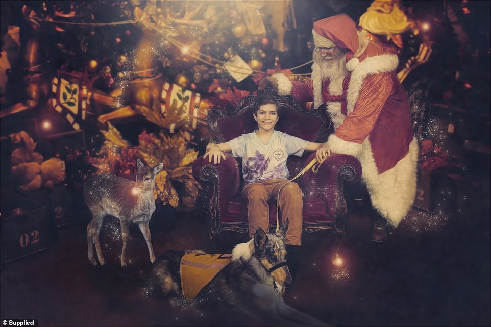Xúc động bộ ảnh Giáng sinh bên ông già Noel của bệnh nhi giữa mùa COVID-19 ảnh 6